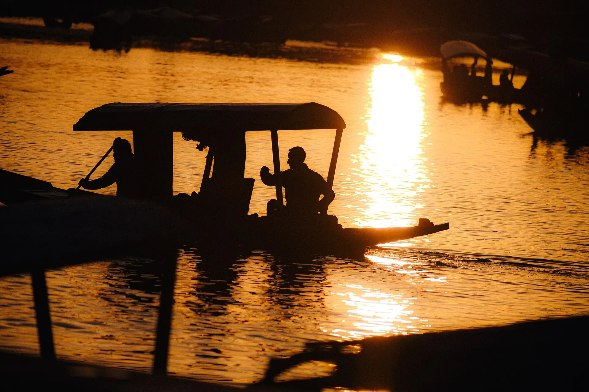 Golden hour over Dal Lake, Srinagar — Classic Kashmir tour package