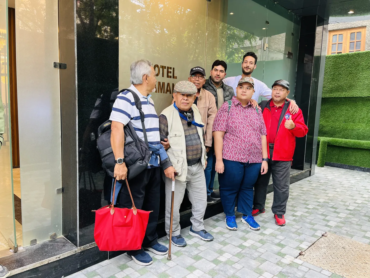 A family tour group in Kashmir